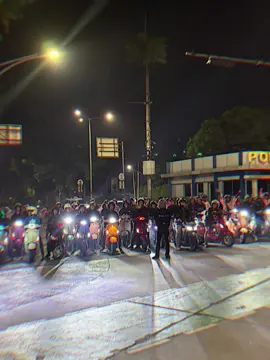 jmc with everybody‼️ @JMC.society_  #vespamatic #vespaindonesia #vespa 