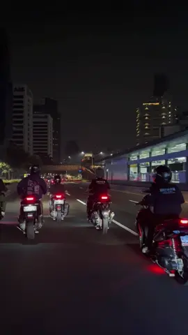 #aeroxselatan #aerox155 #aeroxselatanstyle #ngabersphobic #nightride #berandatiktok #berandafyp #foryou 