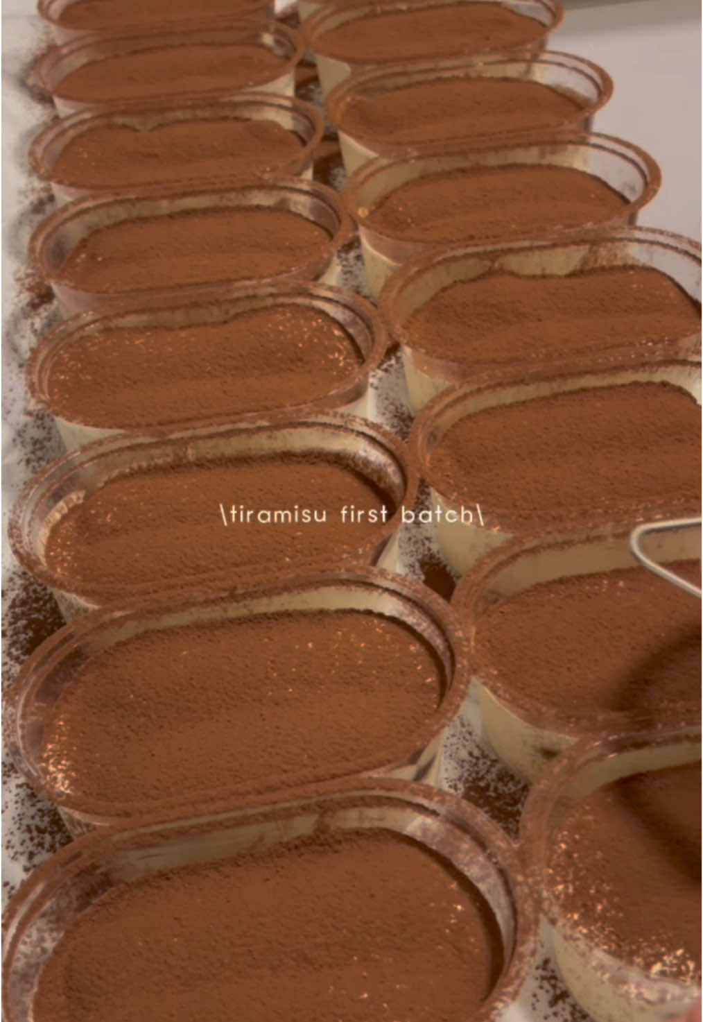 first batch for today , another 2 batch to go , hwaiting !  📍Walk in De Poyak (sebelah 7E Cenderawasih Pesona) . . #tiramisu #tiramisucake #tiramisulover #kuantancakes #cakeskuantan #tiramisukuantan #bakersoftiktok #bakes 