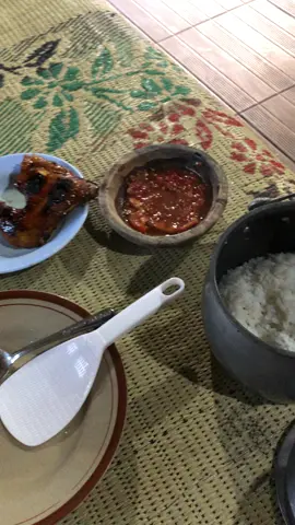 Rizki biar Tuhan yg ngatur, kita hanya cukup Bertempur dan Bersyukur