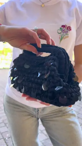 Pochette PASTICCINO 🧁 La vostra preferita in assoluto⭐️🤩 Per info e prezzi scrivici in dm📩 #uncipazzo #uncinetto #clutch #madeinitaly #Summer #crochet #SmallBusiness #fashion #fashiontiktok #girl #moda #crochetersoftiktok #inspooutfit #inspofashion #borsauncinetto #bag #handmade 