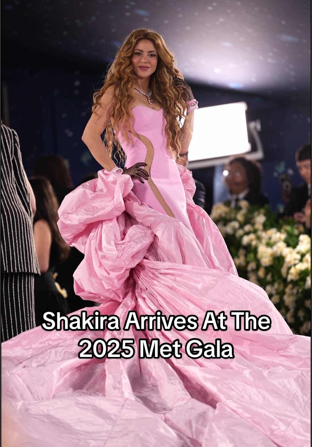#Shakira wore Prabal Gurung to the 2025 #MetGala. 