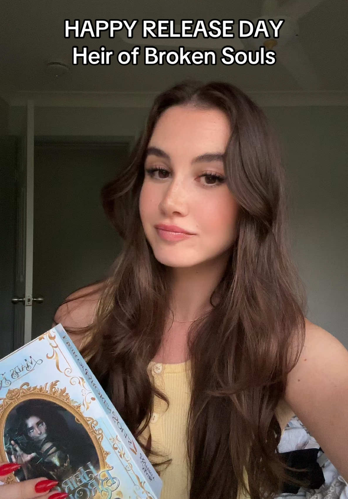 SHE IS OFFICIALLY OUT IN THE WORLD! Go download her on kindle unlimited ⚔️💗 #heirofbrokenfate #kindleunlimited #authorsoftiktok 