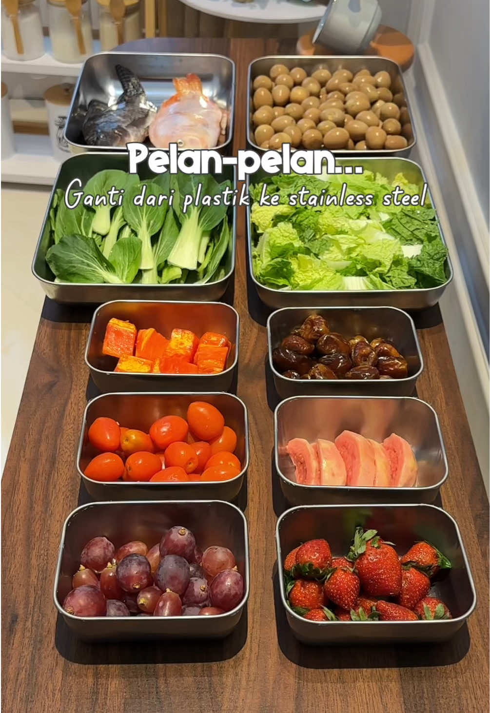 Membalas @Raka AZP Pelan-pelan mulai ganti ke stainless. Jangan dipakai untuk wadah garam ya. #wadahmakanan #foodboxstainless #tempatsayur #wadahdaging #wadahprasmanan 