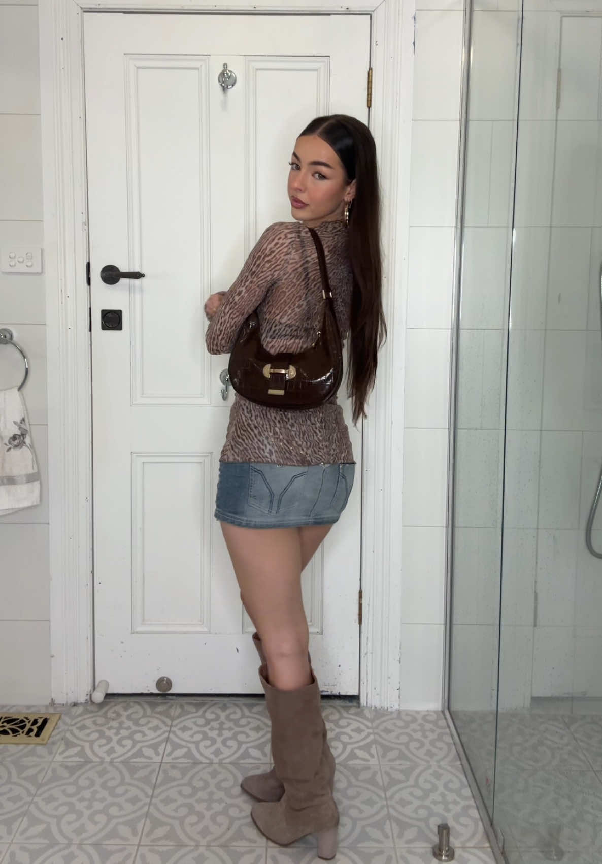Forever a leopard print girl 🐆✨ #leopardprint #tyla #OOTD #miniskirtoutfit #fashiontok 