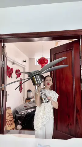 Hôm nay có thêm mà trợ giá từ sàn nên còn rẻ hơn nua. Quạt trần 6 cánh động co dc lõi đồng siêu mát.  #oanhoioanh  #tongkhoquattran  #quattran6canh  #quạt 