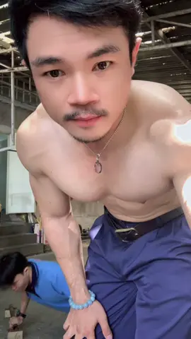 ใช้เวลาพักเที่ยงพัฒนาหุ่น..😎🔥🔥🔥 #maxfit🤍 #บ่าวขอนแก่น🤍☝🏻 #คนรักสุขภาพmaxfit🤍 