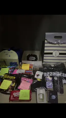 thank you very much for the gift baby🤍🤍 baru pertama kali ini aku di rayain di hari ulang tahunku aku bersyukur sekali udah mengenalmu, sekali lagi makasih yah sayang🤍🤍🫂🫂@mayllna #masukberandafyp #fyppppppppppppppppppppppp 