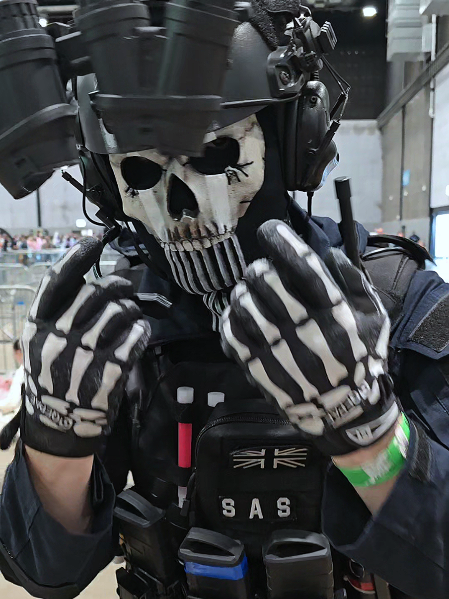 feeling lonely after liverpool comic con :,) missing everyone so much!! #ghost #comicconliverpool #comiccon #ghostcosplay #callofduty #cod #tactical #masked #airsoft #dmc #devilmaycry 