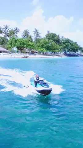 Hanya 600K kalian udah bisa main jetski selama 20 Menit Free dokumentasi drone 🔥 Booking sekarang jua 🥳 #jetski #sewajetski #jetskilombok #jetskitriplombok #watersportlombok #jetskisenggigi #merumattasenggigilombok #liburankelombok 