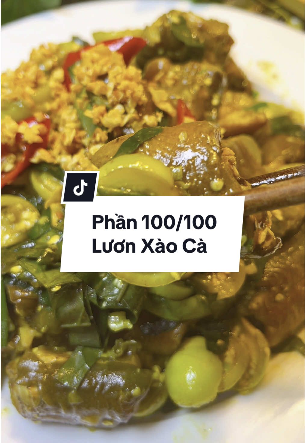Phần 100/100 Lươn Xào Cà Vậy là mình đã hoàn thành thử thách bản thân thực hiện 100 món ăn tự tay mình làm. Thời gian qua quá khó khăn đối với mình khi vừa đảm bảo công việc và vừa tập tành nấu ăn, quay dựng. Đến thời điểm này mình trân trọng những người bạn cùng làm nấu ăn , những người xem đã theo dõi mình từ những ngày đầu tiên, những ý kiến góp ý để được như ngày hôm nay. Từ mai mình sẽ thực hiện một hành trình mới ở đó ko phải thử thách mà mình sẽ lên thực đơn đồ ăn đem đi làm hàng ngày. Mình mong rằng những xuất ăn chuẩn bị đem đi làm của mình sẽ giúp ích cho bạn nào đang gặp khó khi chuẩn bị đồ ăn cho bản thân, chồng ăn trưa. Mong rằng các bạn vẫn luôn ủng hộ mình cho hành trình sắp tới nhé. Mình xin gửi lời cảm ơn và trân trọng !#hoanganhvaobep #thuthachnauan #camon #mongngonmoingay #nauancungtiktok #luonxaoca 