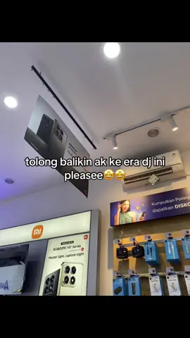 MATIKAN LAMPUNYAA, KENCANGKAN MUSIKNYAA😛😛✊🏿✊🏿