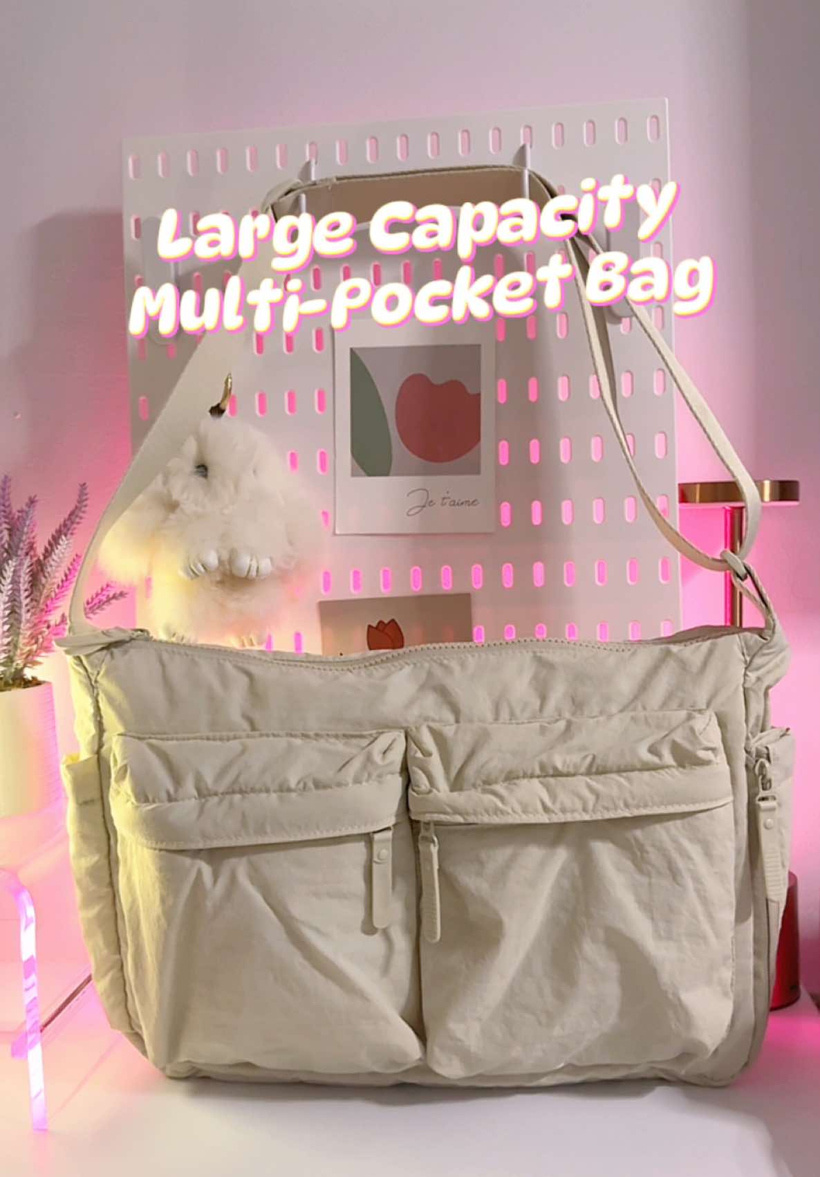 Large capacity multi-pocket shoulder bag. This bag is perfect for students, it can fit an ipad and a laptop. #multipocket #shoulderbag #bagforstudents #collegebag 