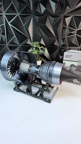 Model of giant turbofan engine#model #toys #engine 