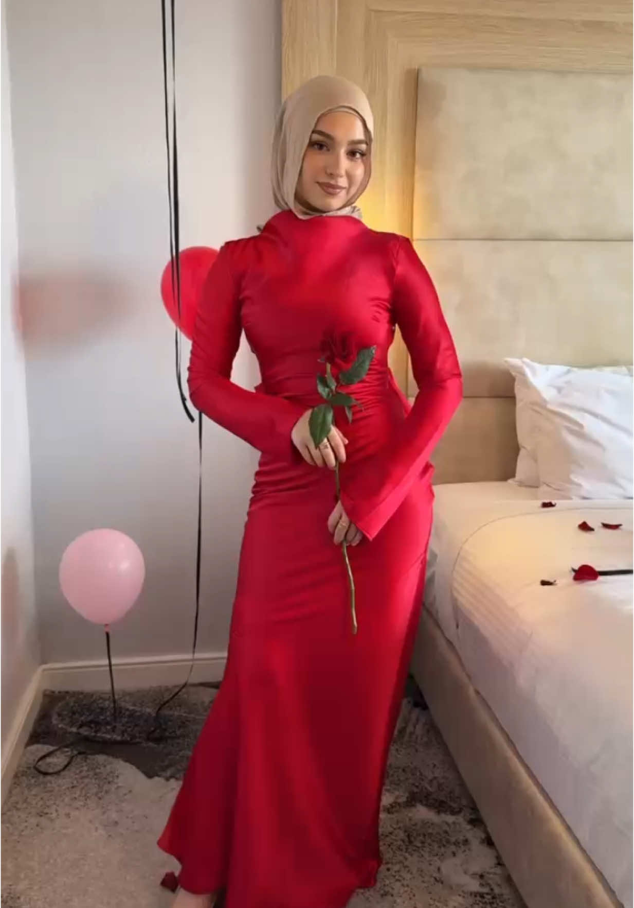 Red bow, bold statement!😍 #bowdress #redgown #syd #formal #melb #viral #fyp #photoshootideas #silkdress #fasion 