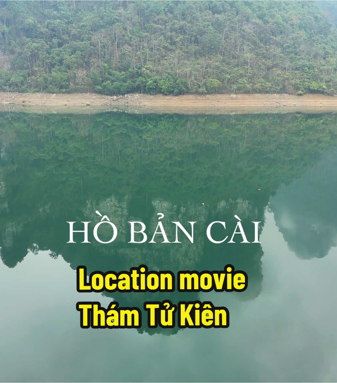 Hồ Bản Cài - Bối cảnh đẹp như tranh của phim điện ảnh Thám Tử Kiên đình đám của đạo diễn victor Vũ qua góc nhìn flycam     Hồ Bản Cài nằm tại xã Thượng Lâm, huyện Lâm Bình, tỉnh Tuyên Quang là một điểm đến du lịch sinh thái hấp dẫn.  Nằm trong khu vực hồ sinh thái Na Hang – Lâm Bình, nơi đây nổi bật với vẻ đẹp hoang sơ, mặt nước xanh trong phẳng lặng, được bao bọc bởi những dãy núi đá vôi hùng vĩ và rừng nguyên sinh bạt ngàn. Hồ Bản Cài được ví như một 