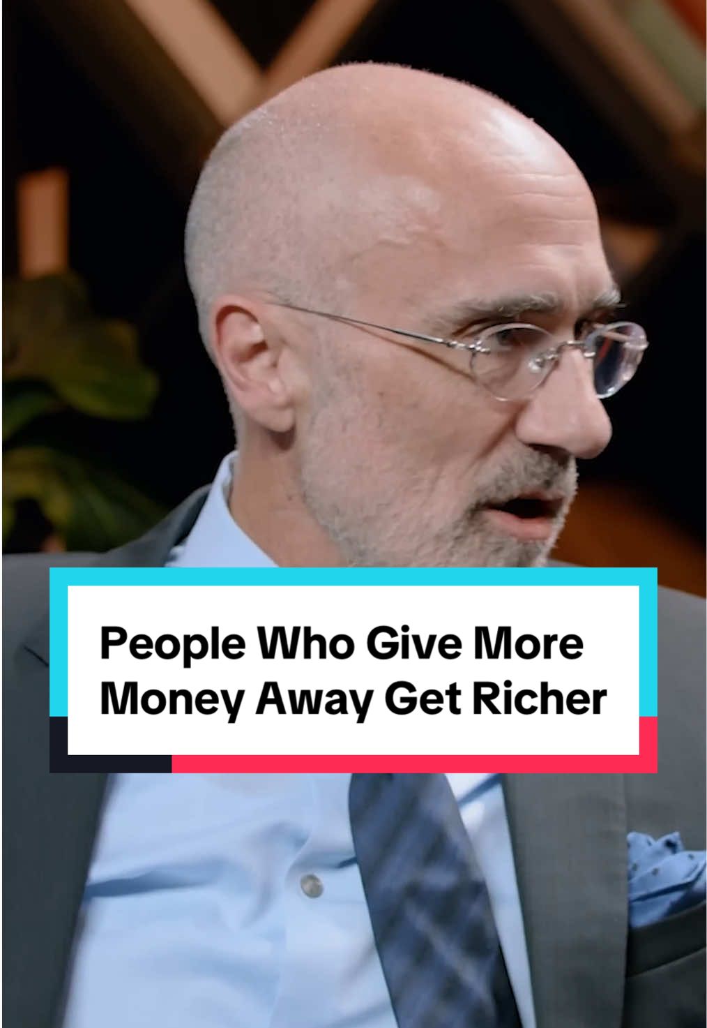 People Who Give More Money Away Get Richer #charity #givingszn #generosity @Dr. Arthur Brooks 