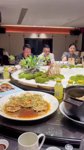 下次再见的时候 想听你讲你东山再起的故事