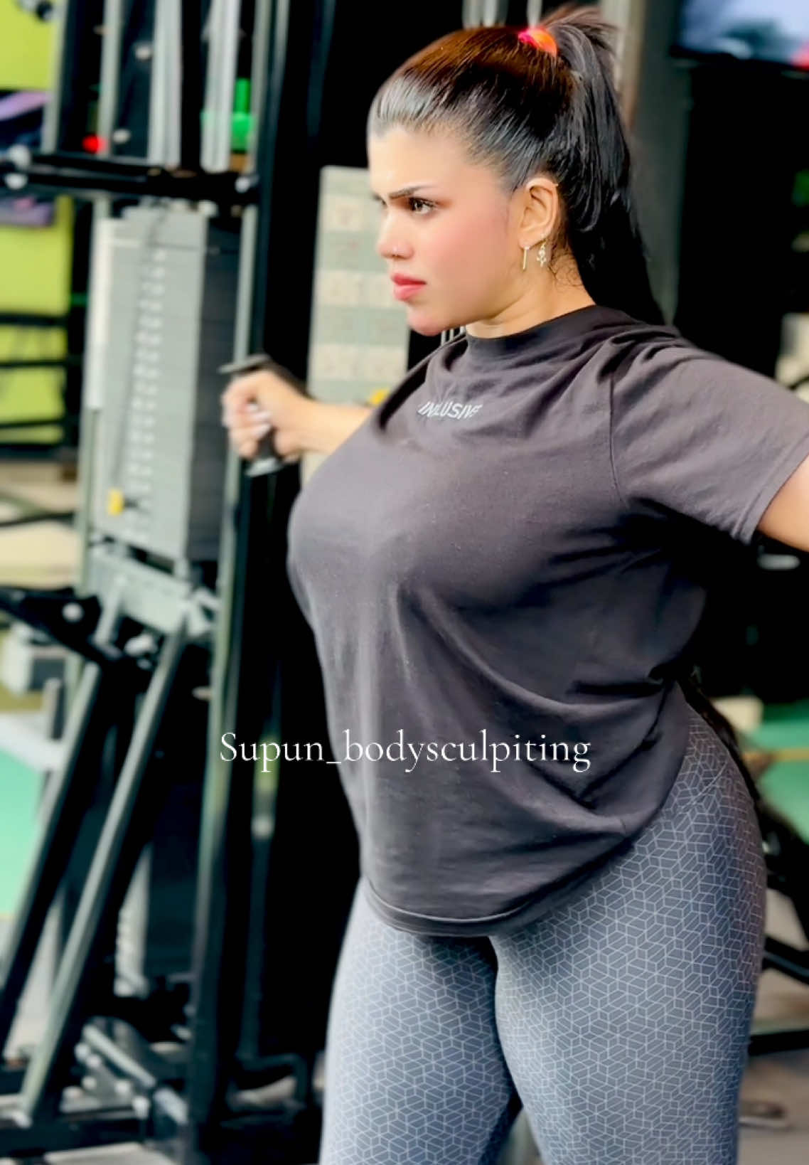 Heshani liyadipita on 🔥 #lifecoach #personaltrainer #gymmotivation #fitnessmotivation #gym #zimantra #srilanka🇱🇰 