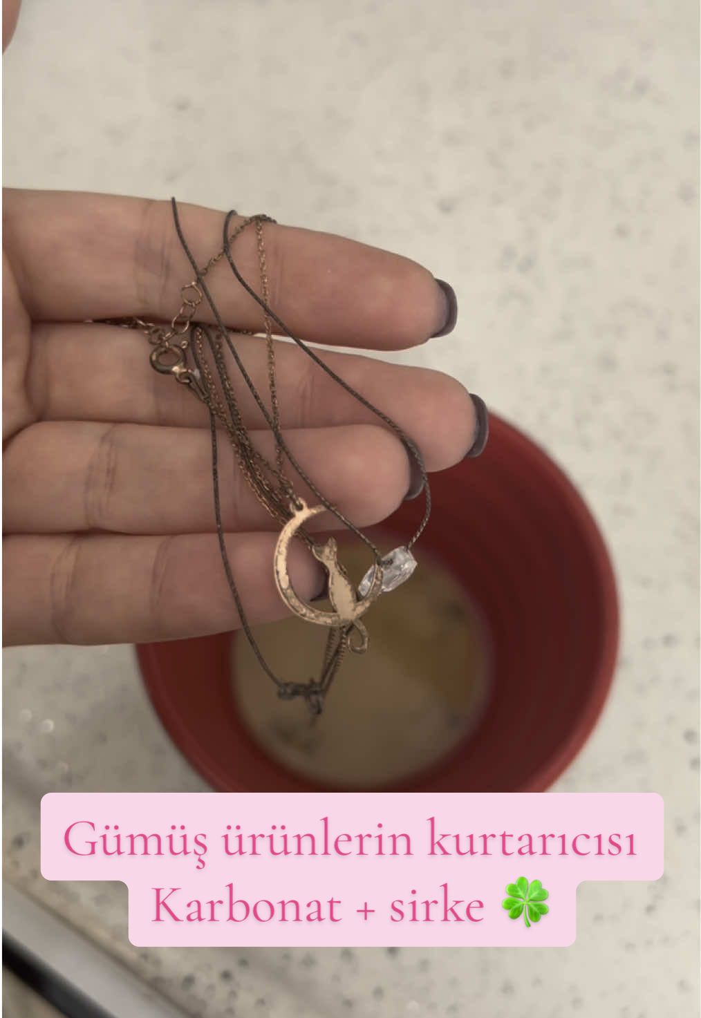 Yıllardır kullanmadığım gümüş ürünleri çöpe atılmaktan kurtaran karbonat+sirke karışımı 🤭 #silver #gümüş #karbonatsirke #fyp #925sterlingsilver *reklam yoktur 