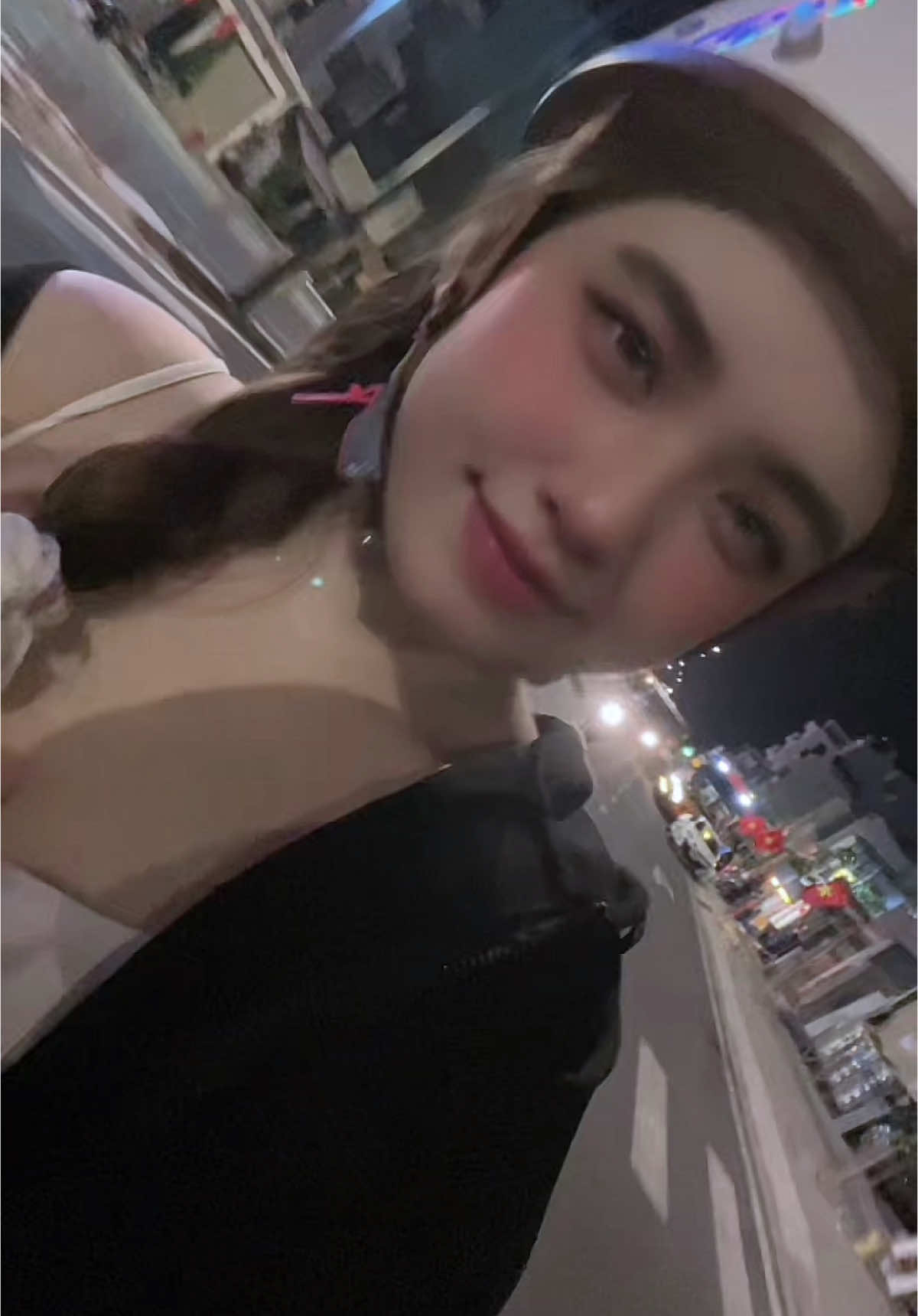 Hên q k cí ai để ghen