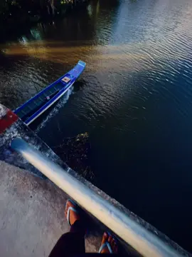 “Yêu em nhiều cạn cả biển sâu.