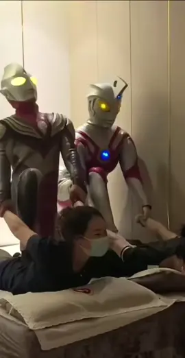 massage from Ultraman 🤤 . . . . . #fyp #foryou #cosplay #foryoupage #ultramantiga #ultraman #supersentai #kamenrider #tokusatsuindonesia #tokusatsu #tokusatsumalaysia 