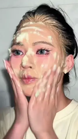 #removemakeup #makeup #makeuptutorial #makeuptransformation #foryou #flypシ #immersive #makeuptips #makeupchallenge #beautymakeup #douyin #wash 
