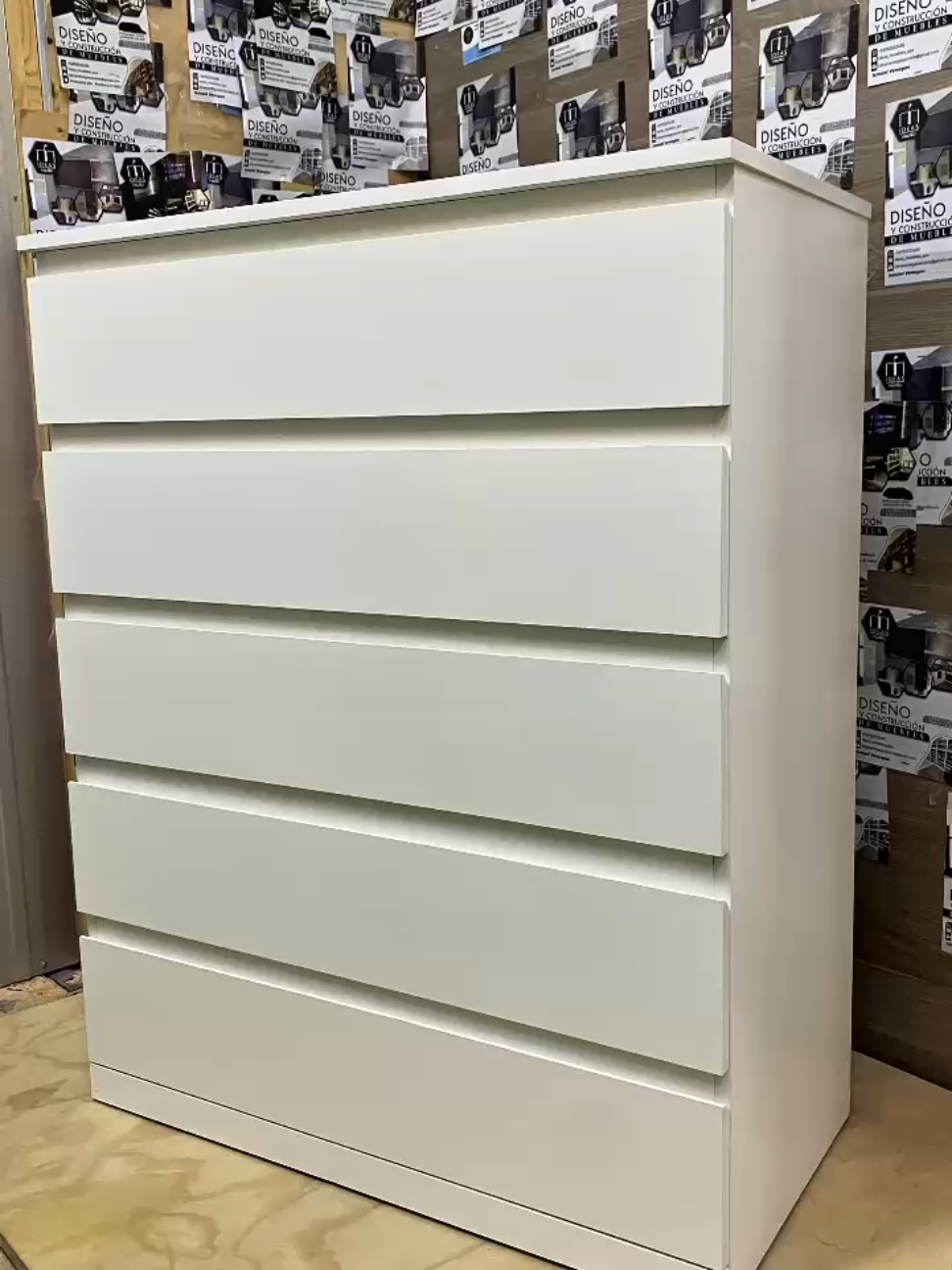 Cajonera diseño Mónaco de  5 cajones  ✅Fabricada en melamina de color Blanco de 1,5cm de grosor. ✅Disponible para entrega inmediata ✅Contamos con despacho a domicilio dependiendo del lugar. COTIZA CON NOSOTROS TUS PROYECTOS AL DM O  +56950532480 Ismael Venegas. IDEAS MUEBLES SPA #muebles #fyp #santiagodechile🇨🇱  #parati #mueblesdebaño #mueblespersonalizados #mueblesmodernos #mueblesamedida #cocinas #biblioteca #racktv #libreros #cajonera #muebles #santiagodechile #chile #chicureo #locurro #chamisero #lascondes #lareina #ladehesa #sanmiguel #regionmetropolitana #santiagodechile🇨🇱