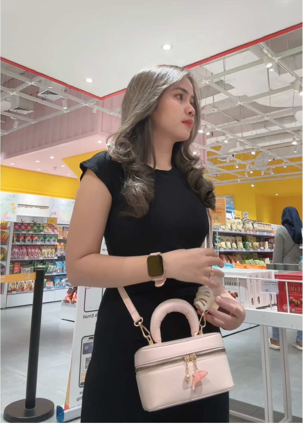 apakah ada yang samaaa? yahh nama nya jugaa cewee😆☃️🛫