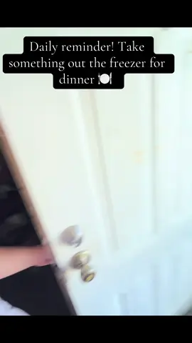 We’re not scrambling for dinner tonight 🤣 #DailyRoutine #dailyreminder #dinnertime #dontforget #relatable #sahmtok #momlife #fyp 