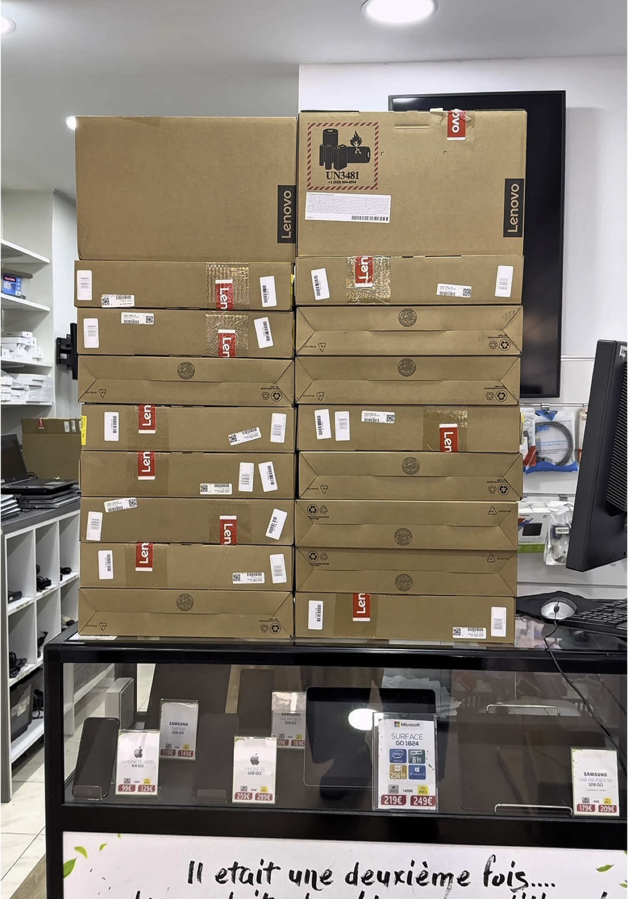 Destockage Lenovo Tab 10 99€ 😱  _______ Kiatoo - Magasin Informatique Paris 🧾 Facture 💯 Garantie  💰 Le moins cher  📍 97 Rue Lamarck, 75018 Paris  ☎️ 01 86 96 72 04 #ordinateur #pcportable #ordinateurportable #reconditionné #informatiqueparis #magasininformatique #ordinateursparis #destockage #tablette