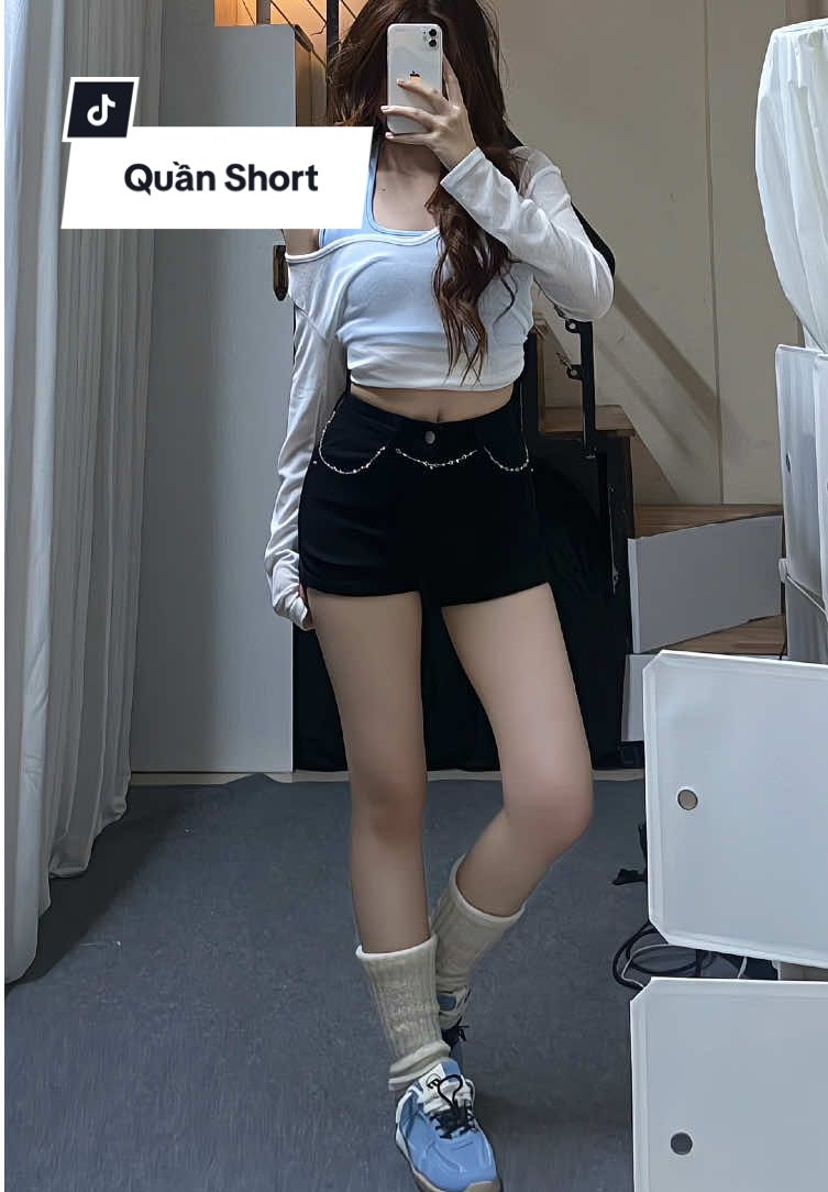 Chiếc quần làm chân dài ra mét2 vậy đó^^ #quanshort #quanshortnu #quanshortngan #thaosuneo #tiktokshop #viral 