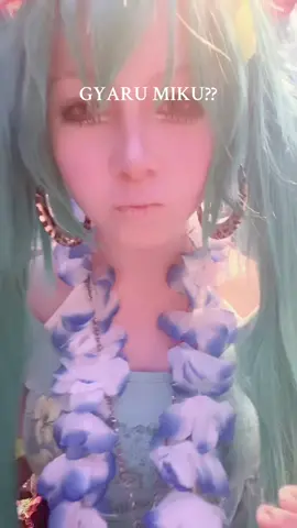 HEAVY LOVE#fyp #komi #viral #komicos #trend #miku #hatsunemiku #mikucosplay #hatsunemikucosplay #vocaloid #vocaloidcosplay #mikudayo #heavylove #dance #dancetrend #gyaru #gyarumiku 