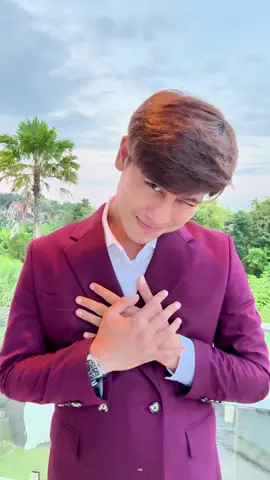 Harusnya ini Bundanya. Cuma karna Bundanya lama dandannya udah keburu gelap 🤦🏻😅