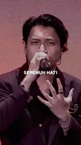 Live perform ' Ronyparulian di Indonesianidol #liriiklagu #liriklagu #laguviral #indonesianidol #ronyparulian #sepenuhhati  Cr : @ronyparulian__  Source : @indonesianidolid 
