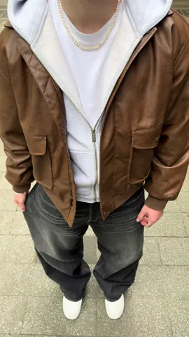 my fit today 😮‍💨😮‍💨 #fashion #streetwear #fy #fashiontiktok #viral #fyp #outfit #outfitinspo #menfashion #fashioninspodaily #accessories 