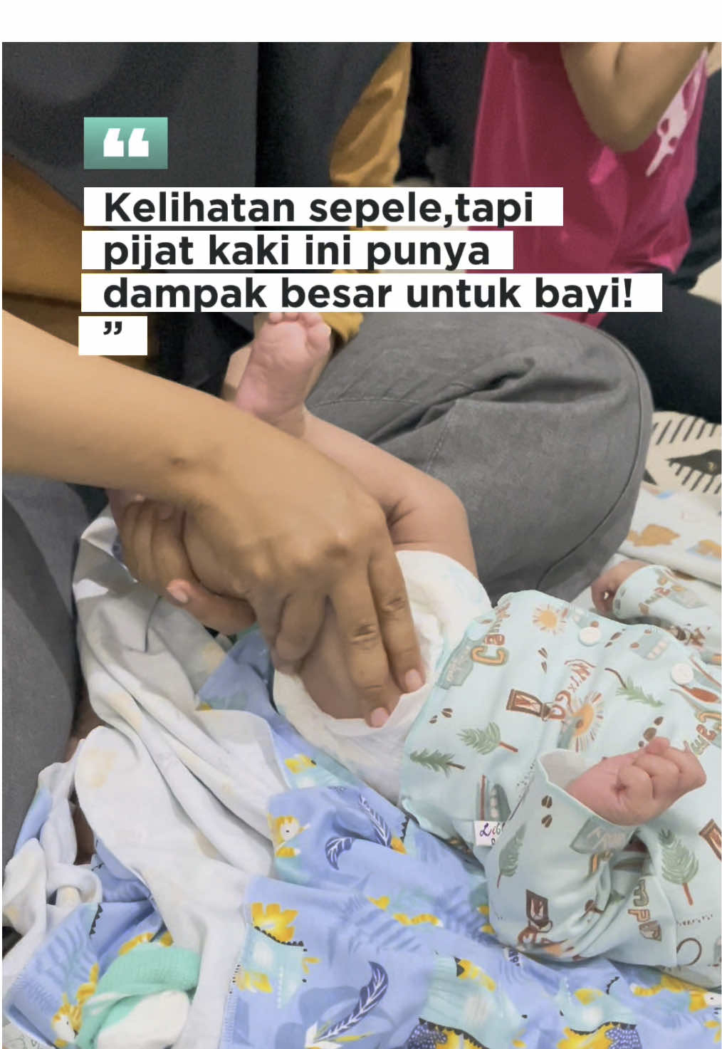 Kelihatannya sederhana, ya… Cuma pijat kaki kecil si bayi. Tapi tahukah Bunda? Sentuhan lembut ini bantu si kecil lebih rileks, tidur nyenyak, dan tumbuh lebih optimal. Pijat kaki bukan cuma soal kesehatan, tapi juga cara kita menyampaikan cinta tanpa kata. Yuk, luangkan waktu sebentar setiap hari. Sentuhan kecil ini punya manfaat yang besar. #PijatBayi #SentuhanCinta #BayiSehat #BidanDesy #PerawatanBayiBaruLahir #IbuHebat #SentuhanIbu