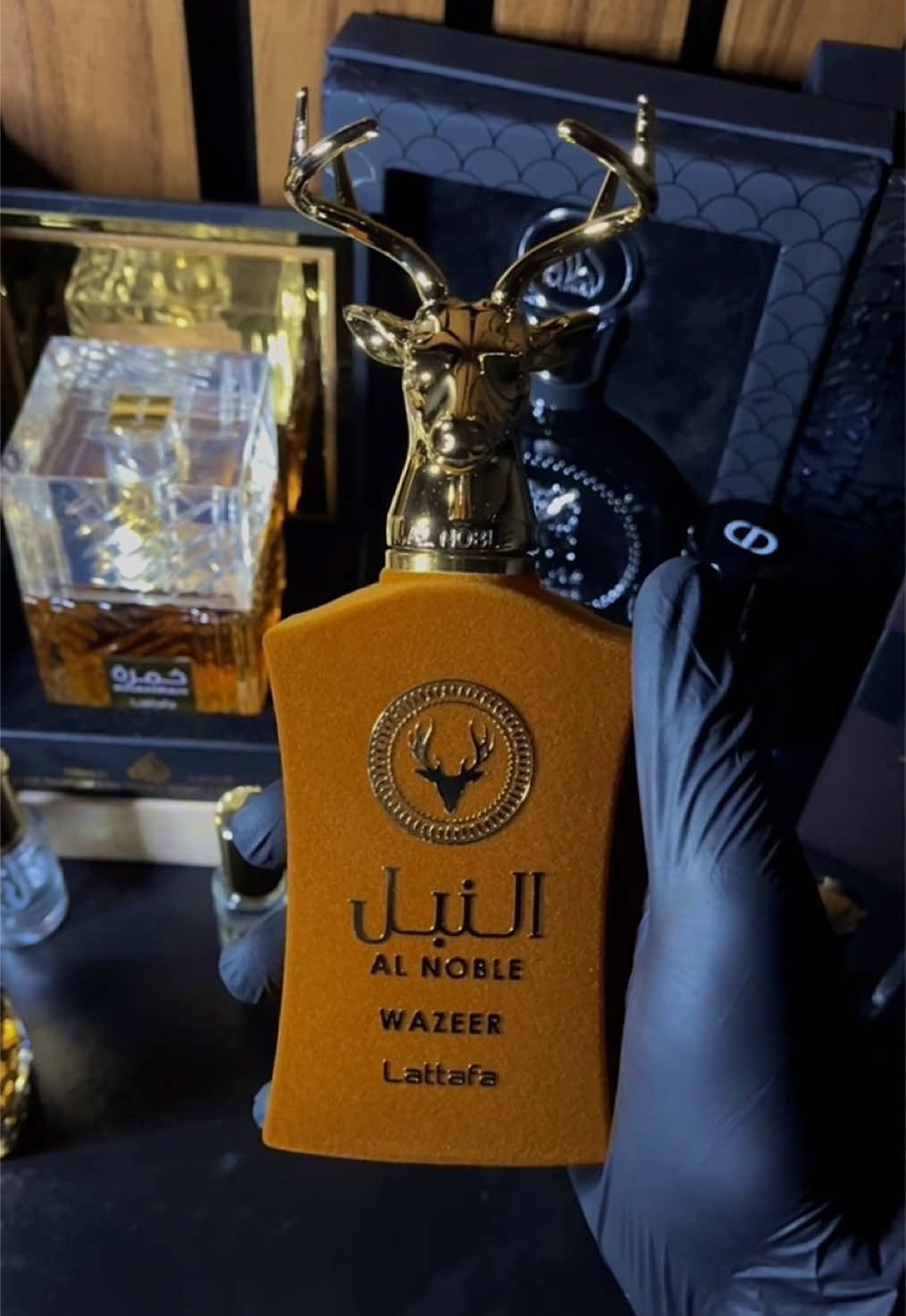 Al noble wazeer - um perfume com notas únicas e extremamente sofisticadas que vai fazer você chamar a atenção por onde passar. #fragrances #jesus #perfumestiktok #perfumesmasculinos #foryoupage #perfumesimportados 