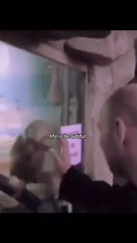 bro locke upside 😂😂#fyp #monkey #funnyvideos #goviral #upsidedown #angola 