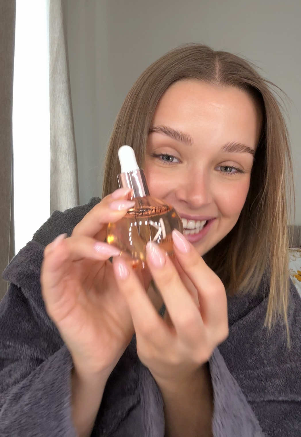 C’est une folie ces glaze drops de chez @Kérastase omgggg🫣 #hair #glossyhair #brillance #glazedrops spontané 