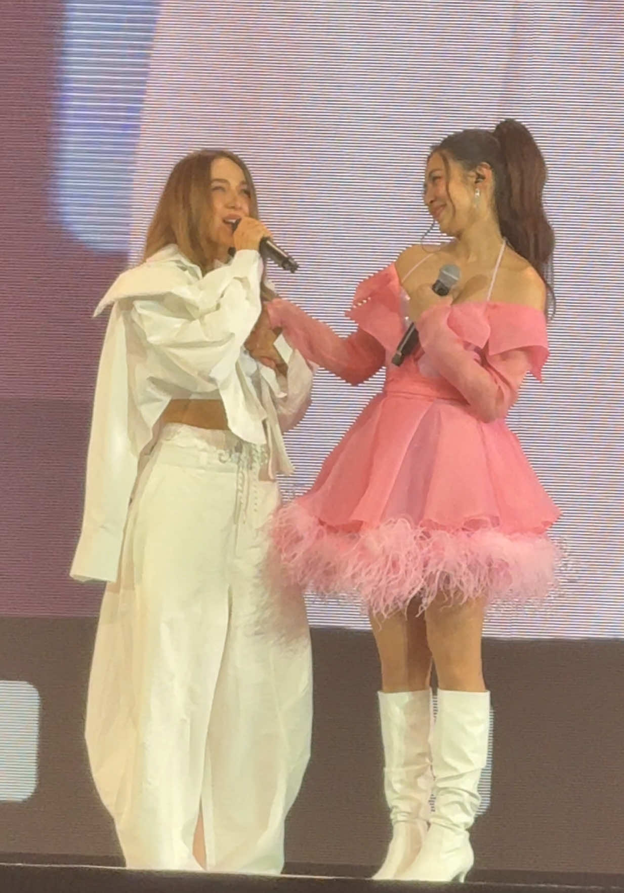 น่ารักมากเลย ❤️🥰#เบลล่าราณี #bella #คอนเสิร์ตปาล์มมี่ #ทําบุญหวังผล #concert 