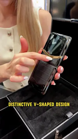 $9300 for this? 😲💎 Watch as we unbox the Iron Flip — luxury in your hands! 😎📱 #VERTU #LuxuryUnboxed #9300Style #ExclusiveTech#Vertuphonereview#Vertuphoneprice#Vertuphonegamingtest#rich #richlife #viral #fyp #foryou #luxury#luxurylife#money#moneytalk