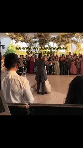 Opening para abrir pista  Petición de los novios!!! ¿Que prefieres, un Intro para abrir pista o un Intro para la hora del ramo?  #djdannydeleon #opening #aperturadepista #bodasmexico #weddingday #viralditiktok #tiktoknews #bodas #bodas2025 #horadelbaile #dancing_time #abrirpista @Darinka Farfán 