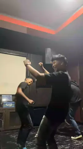 senam dluu!!#grandstationmedan #ktv #102 #dugemparty #medanboys🏴‍☠️ #fypシ゚ 