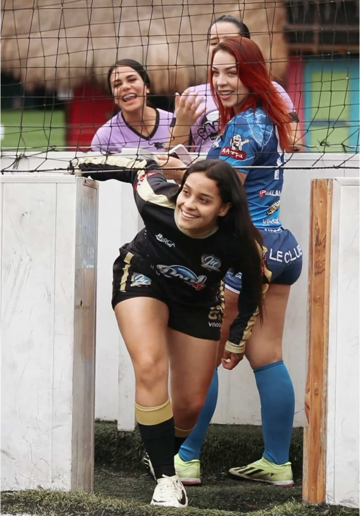 No hay nada que nos guste más que ser como somos! #nadanosdetiene  . . Entrena con nosotras. #incripcionesabiertas para todas las edades 3207039006 #futbolfemenino 