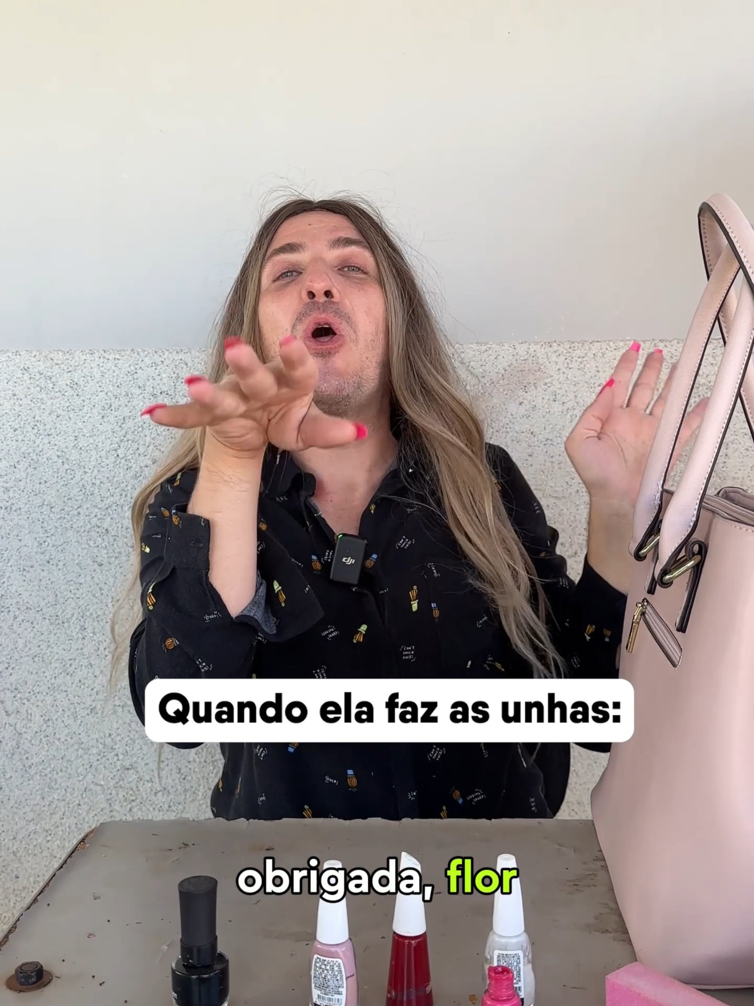 Fez a unha e agora vai estragar tudo só pra pegar o dinheiro na bolsa? Menina, nada de não se valorizar por aqui. É só aproximar no Tap da InfinitePay!💅😂 ✅ Compatível em celulares com NFC, Android10+ ou a partir do iPhone XS. #influ #promo #InfinitePay #publi