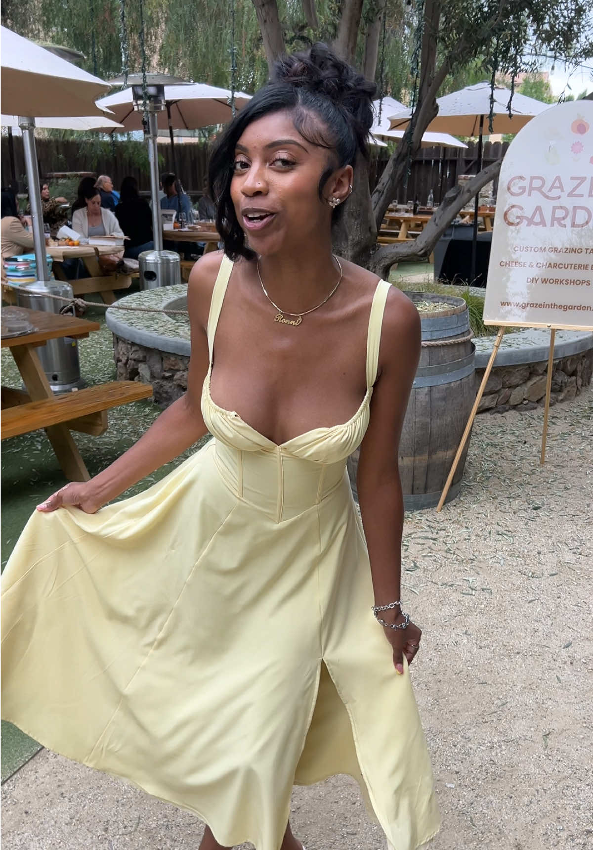 I got sooo many compliments and when I tell y’all this dress SUCKS you in!!! #corsetdress #wineryoutfits #milkmaiddress 