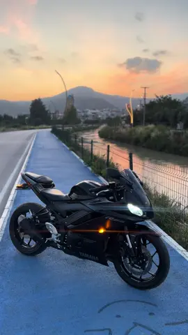 #keşfetteyizzz #silifke #250cc #mt25 #r25 #siyah #mersin #yamahar1 #r6 #silifkemotorklubu 