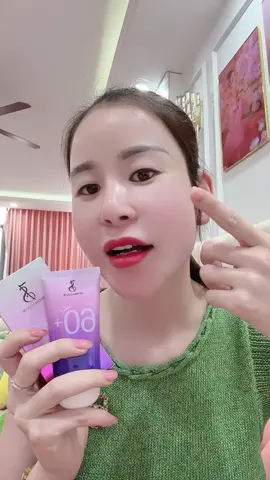 Chống nắng của Hàn- k bết dít-k lộ vân kem-kiềm dầu-dưỡng da-nâng tone hnay xả rẻ ạ 